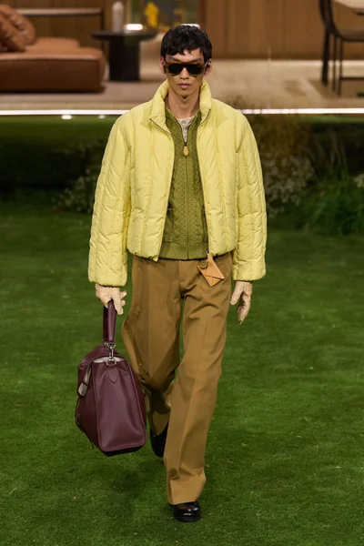 Look 22